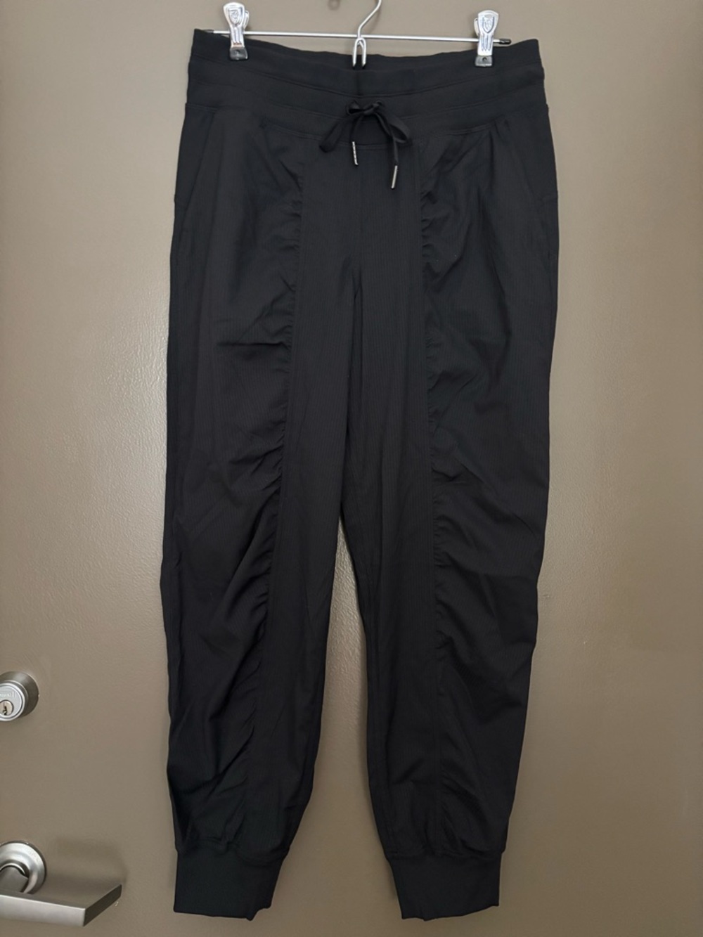 Lululemon Black Dance Studio MR 7/8 Jogger Size 6